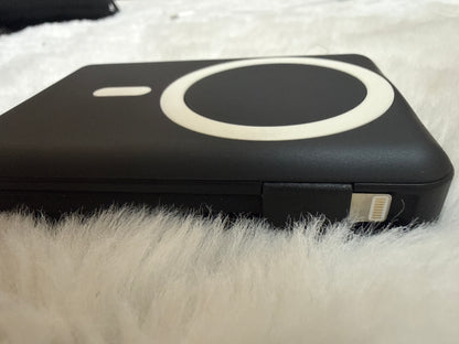 MagSafe Wireless Power Bank 10,000mAh comes with built-in cables & LED display