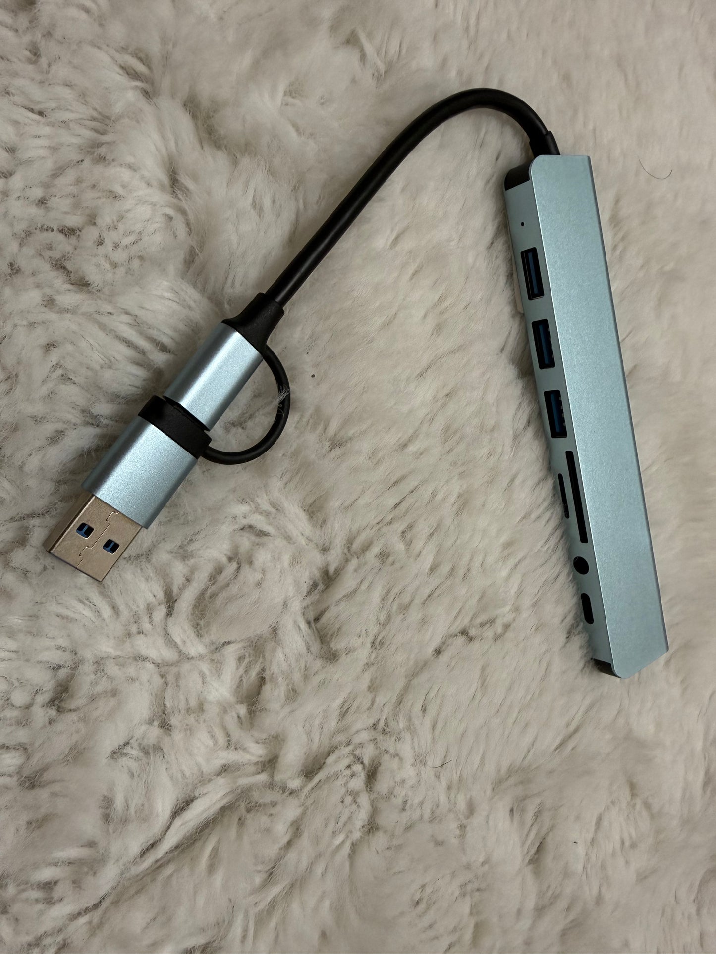 7-Port USB Hub with USB-C Adapter – Silver