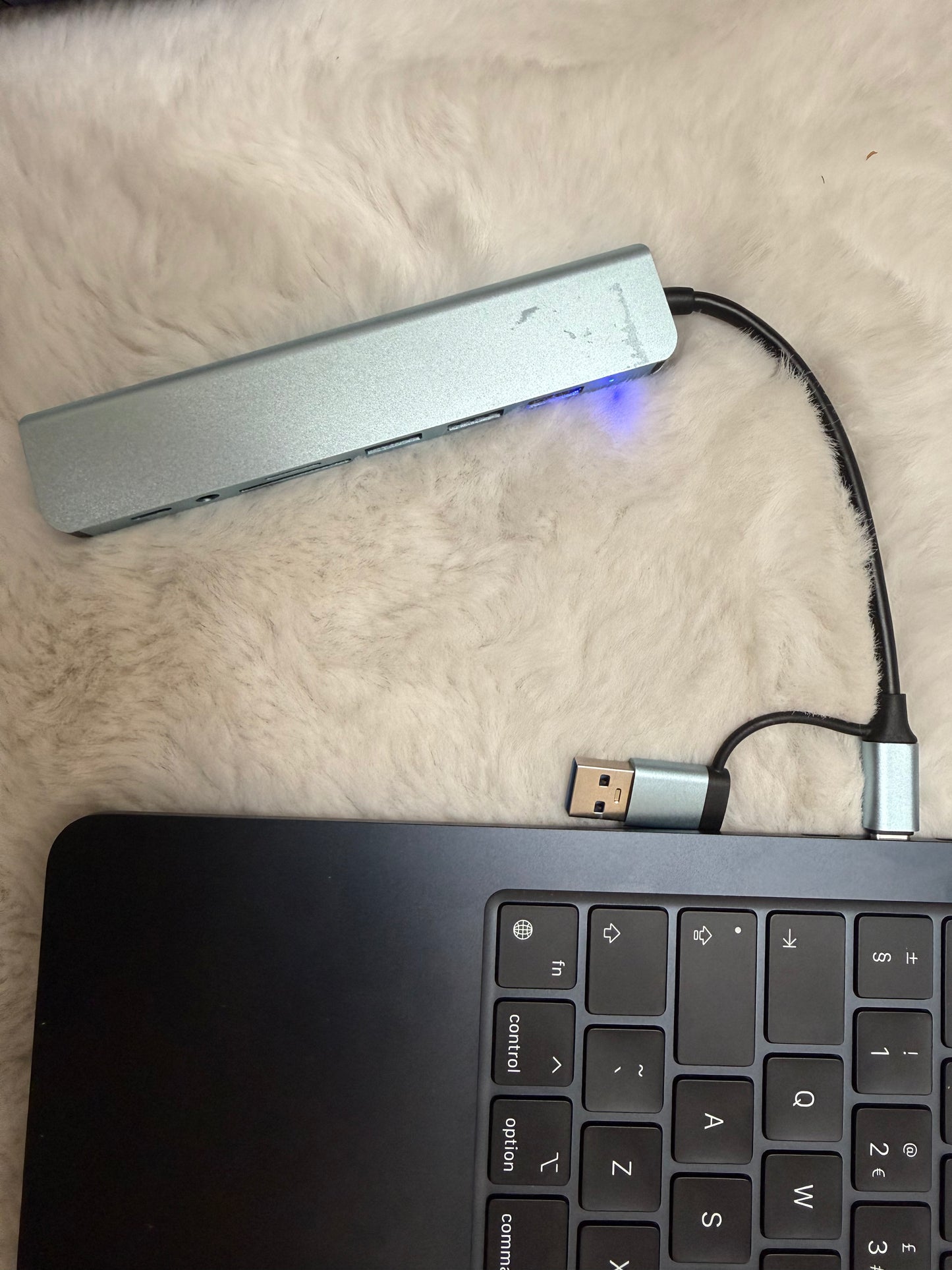 7-Port USB Hub with USB-C Adapter – Silver